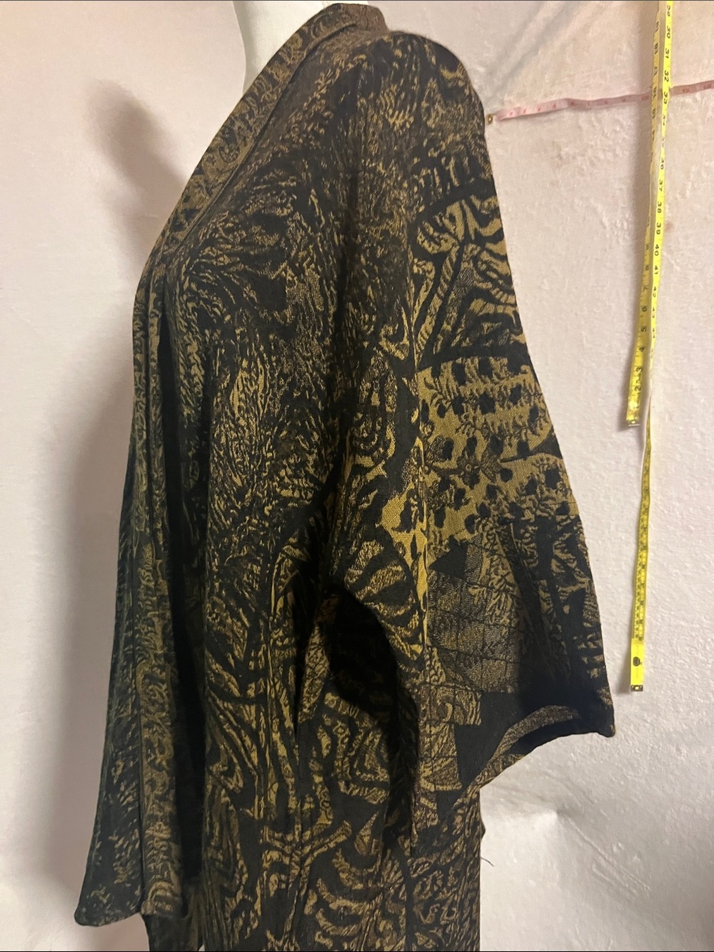 Black & Gold Open-Front Draped Kimono Jacket - Picture 3 of 10